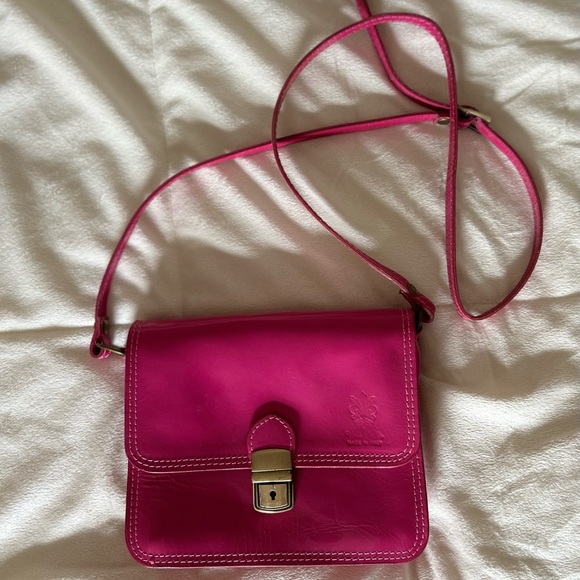 Gorgeous Vera Pelle Fuchsia Leather Crossbody bag - Picture 1 of 4